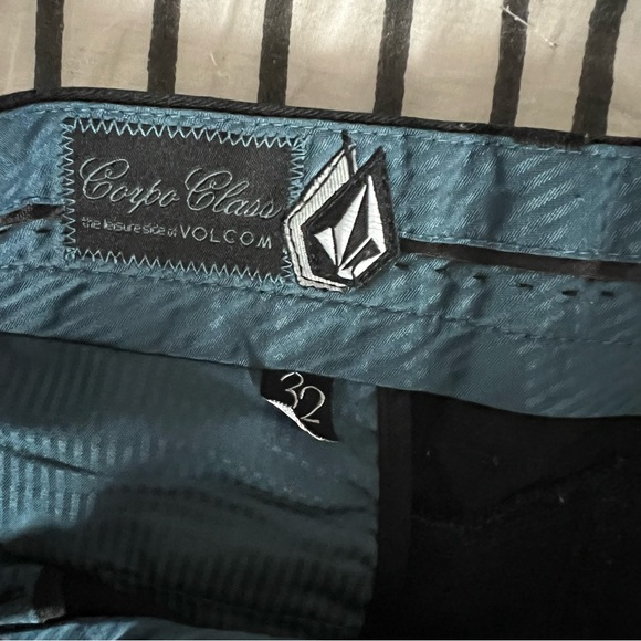 Men’s Volcom cut off shorts Size 32 - Picture 2 of 5